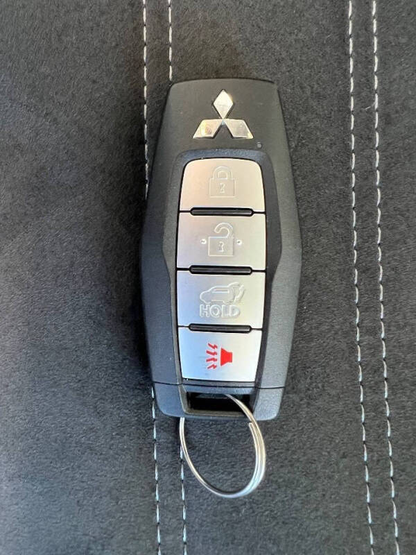 2024 Mitsubishi Outlander PHEV SE