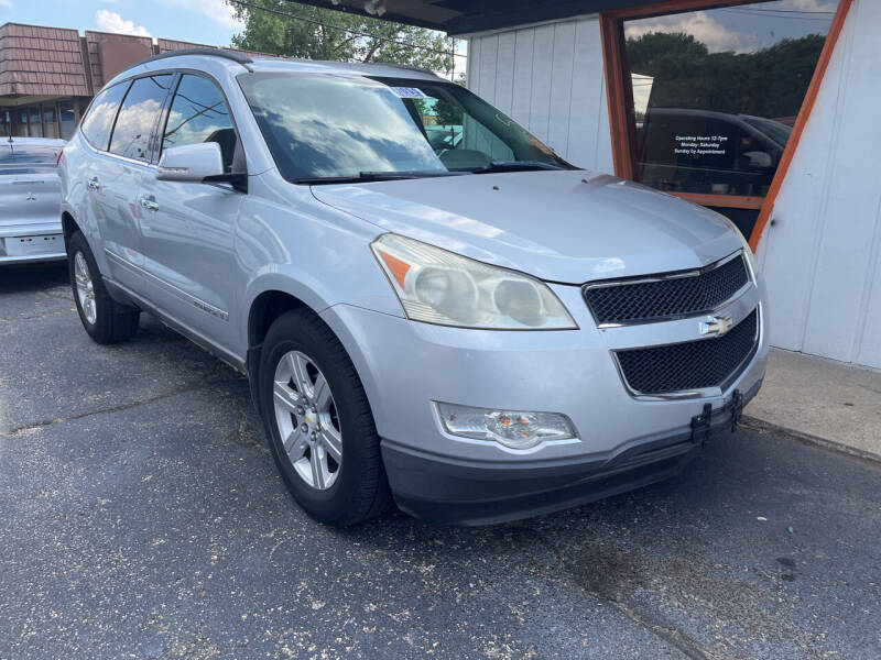 2009 Chevrolet Traverse for sale at ROADSTAR MOTORS in Liberty Township OH