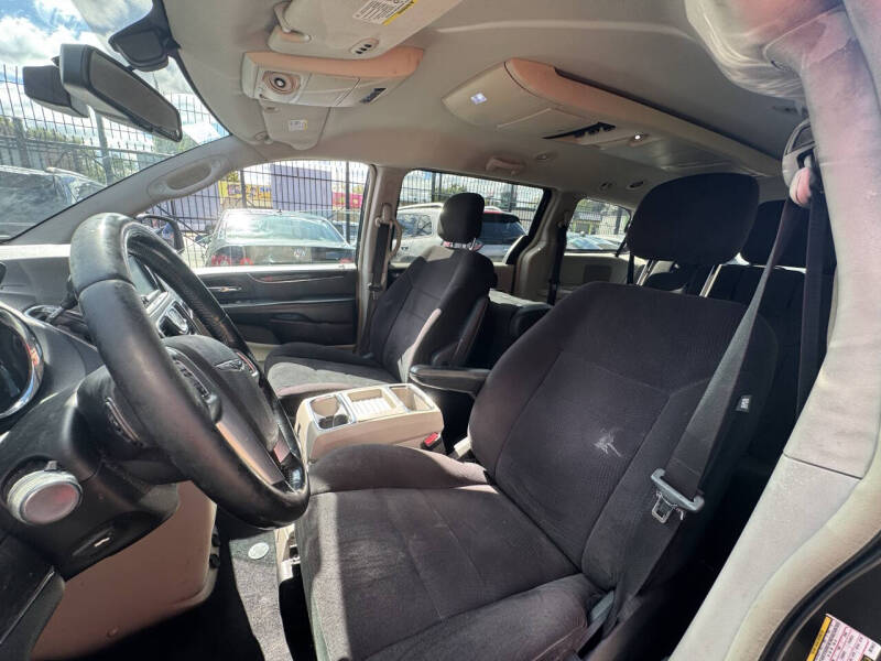 2011 Chrysler Town and Country Touring