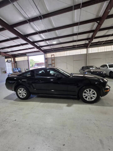 2007 Ford Mustang V6 Deluxe