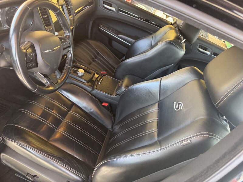 2017 Chrysler 300