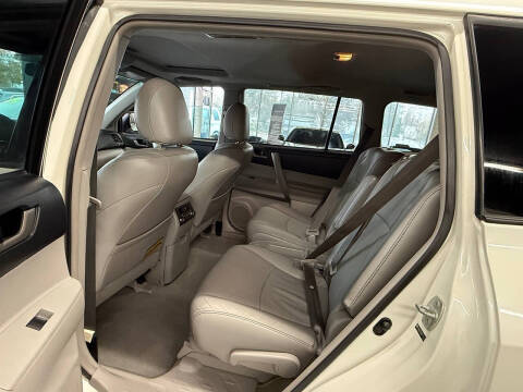 2010 Toyota Highlander SE