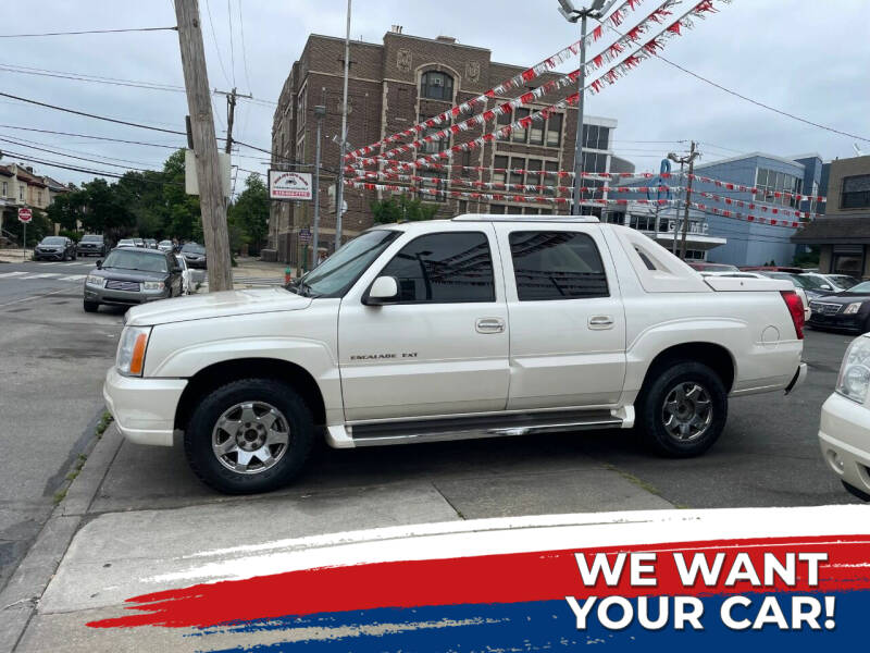 2005 Cadillac Escalade EXT for sale at Nick Jr's Auto Sales in Philadelphia PA