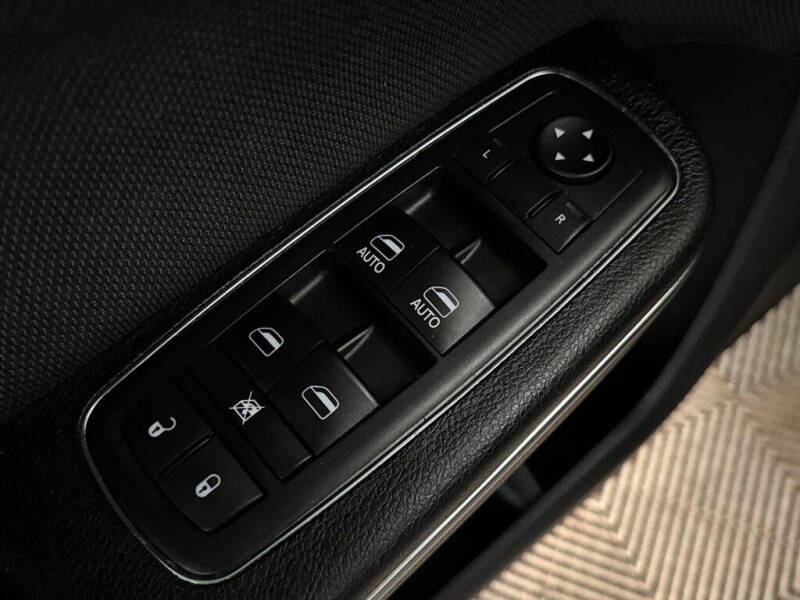 2017 Dodge Charger SE