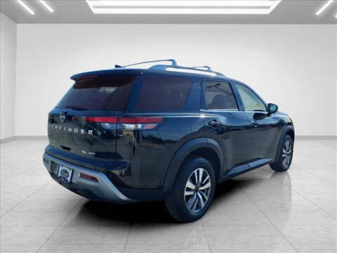 2023 Nissan Pathfinder SL