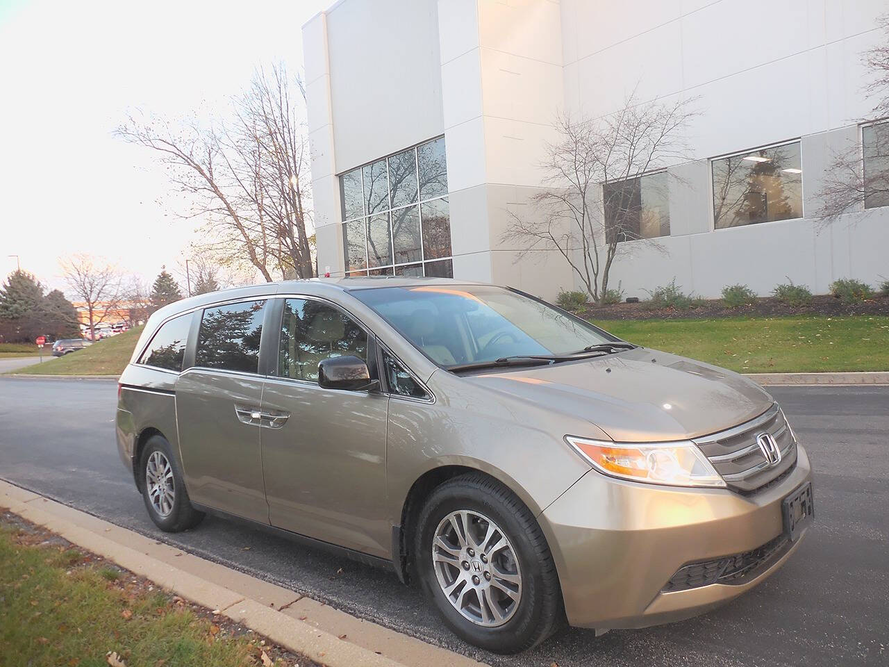 2011 Honda Odyssey for sale at Genuine Motors in Schaumburg, IL