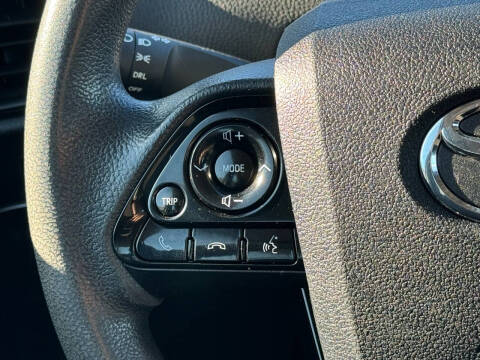 2021 Toyota Prius LE