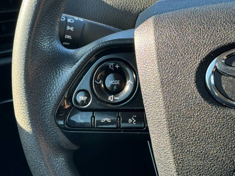 2021 Toyota Prius LE