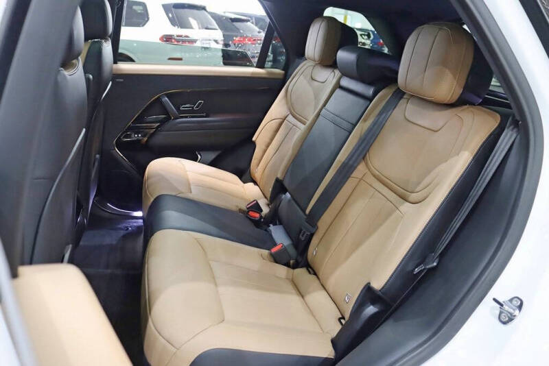 2025 Land Rover Range Rover Sport P460e Dynamic SE