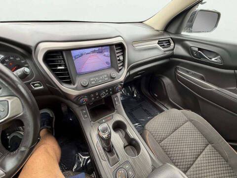 2017 GMC Acadia SLE-2