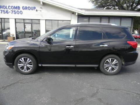 2020 Nissan Pathfinder for sale at MARK HOLCOMB  GROUP PRE-OWNED in Waco TX