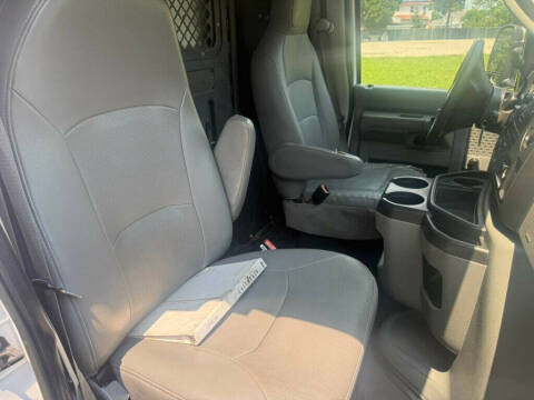 2011 Ford E-Series E-350 SD