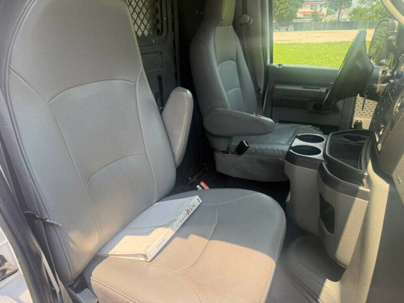 2011 Ford E-Series E-350 SD