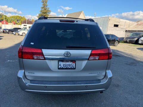 2004 Toyota Sienna XLE Limited 7 Passenger