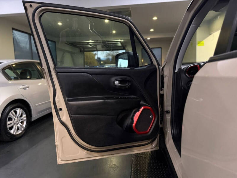 2016 Jeep Renegade Trailhawk