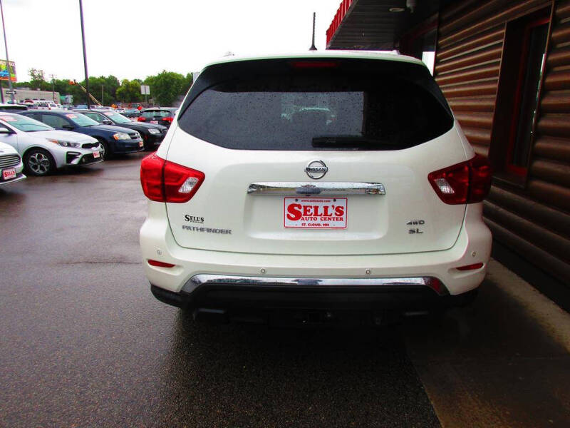 2018 Nissan Pathfinder SL