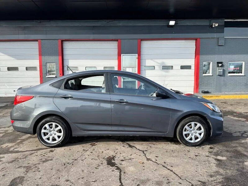 2012 Hyundai Accent GLS