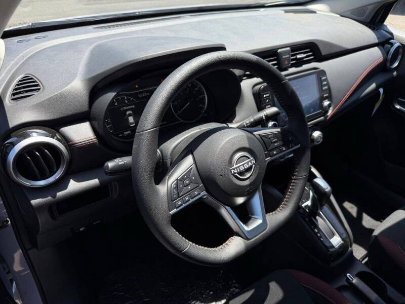 2025 Nissan Versa SR