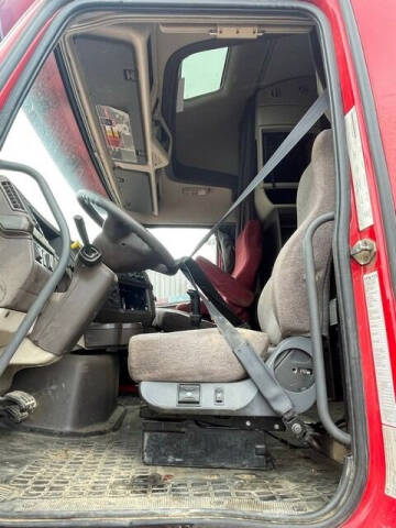 2016 Volvo VNL64T670