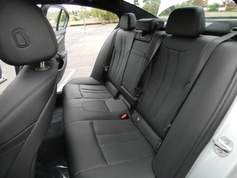 2019 BMW 5 Series 530i