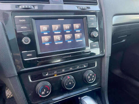 2021 Volkswagen Golf TSI