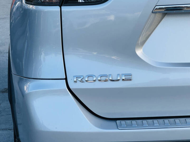 2017 Nissan Rogue Hybrid SV