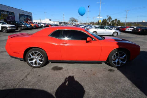 2016 Dodge Challenger SXT Plus