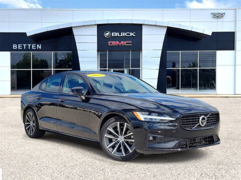 2022 Volvo S60 B5 Momentum