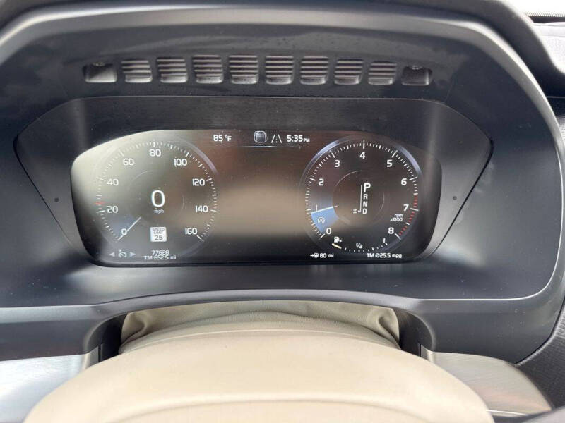 2016 Volvo XC90 T5 Momentum