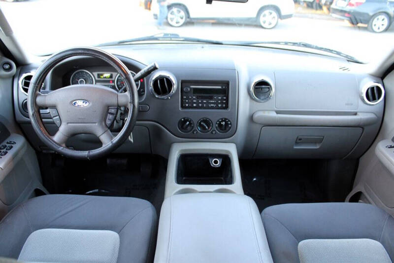 2005 Ford Expedition XLT