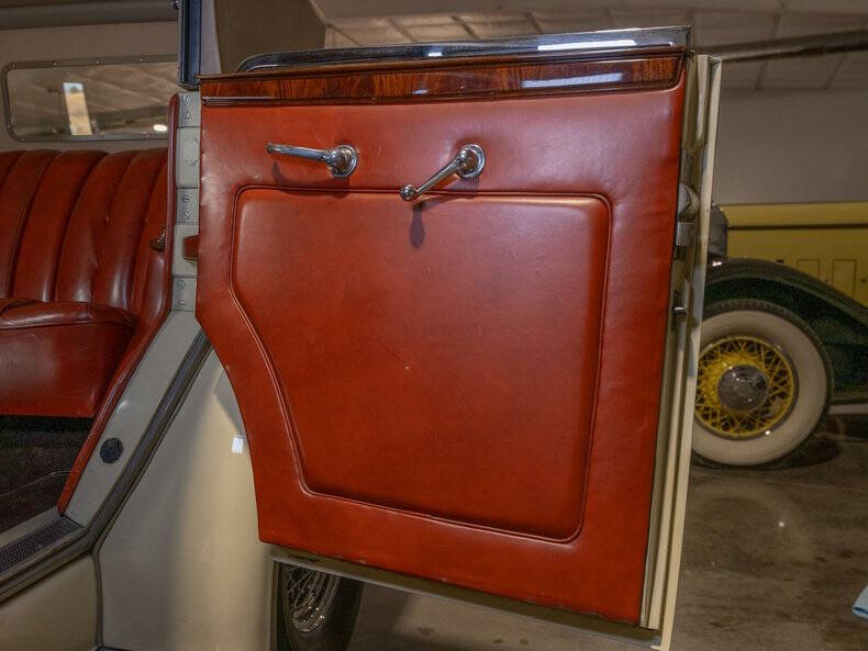 1933 Packard Super Eight Convertible Sedan