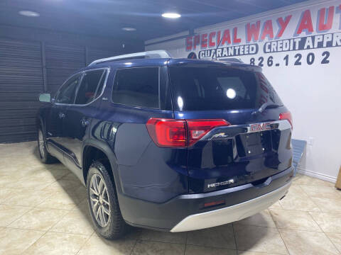 2017 GMC Acadia SLE-2