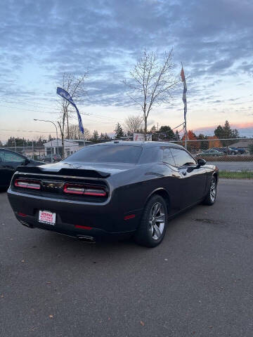 2015 Dodge Challenger SXT