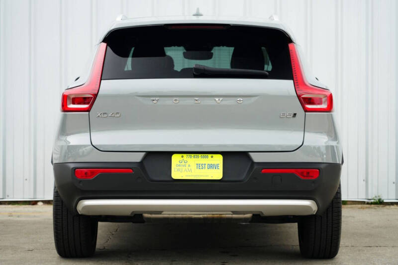 2024 Volvo XC40 B5 Plus Bright Theme