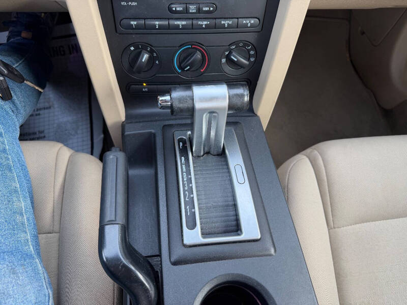 2009 Ford Mustang V6 Deluxe