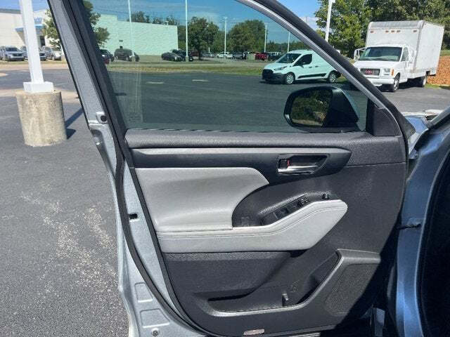 2023 Toyota Highlander 37