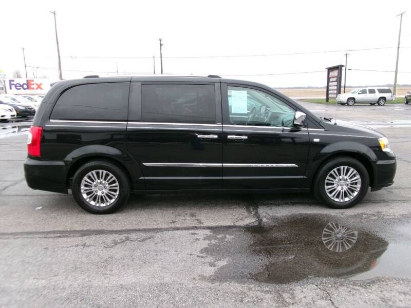 2014 Chrysler Town and Country for sale at Bryan Auto Depot in Bryan OH