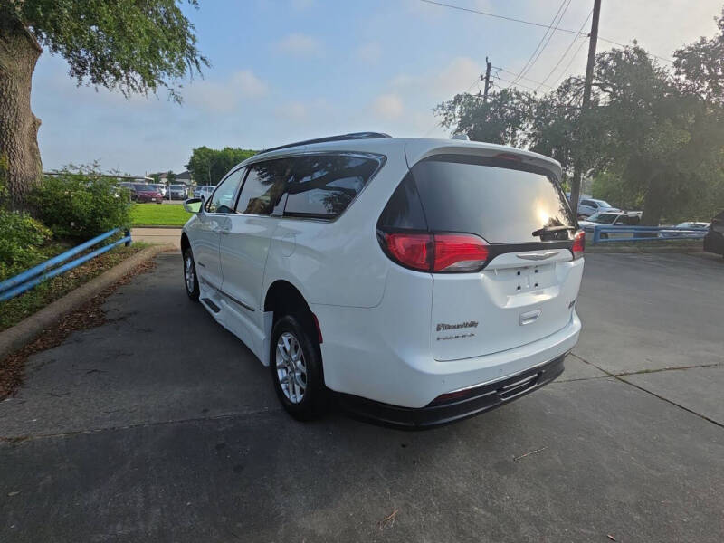 2020 Chrysler Pacifica Touring L