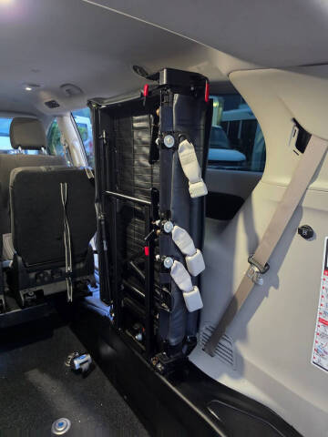 2021 Chrysler Voyager LX
