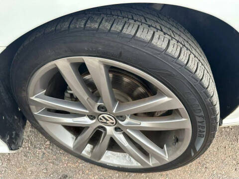 2017 Volkswagen Passat 1.8T R-Line