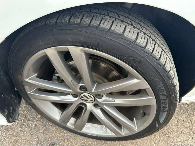 2017 Volkswagen Passat 1.8T R-Line