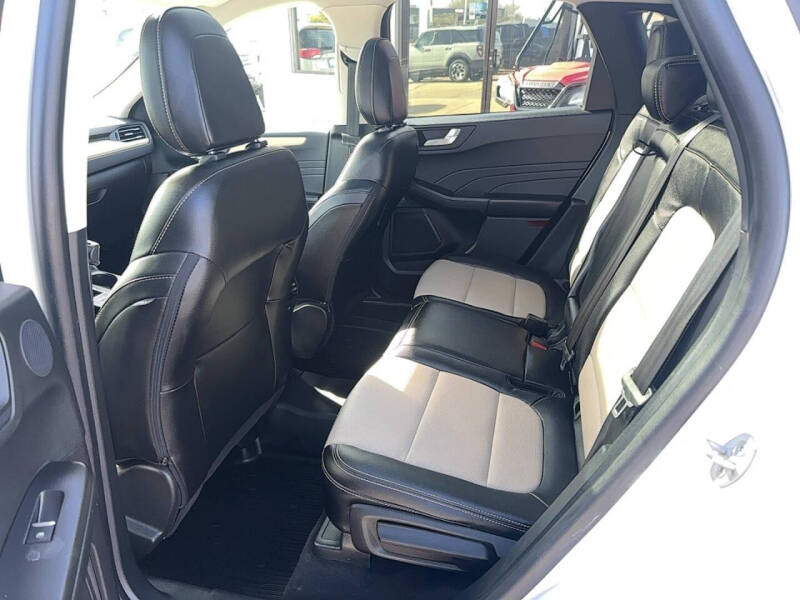 2022 Ford Escape Titanium