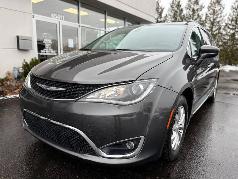 2017 Chrysler Pacifica Touring-L