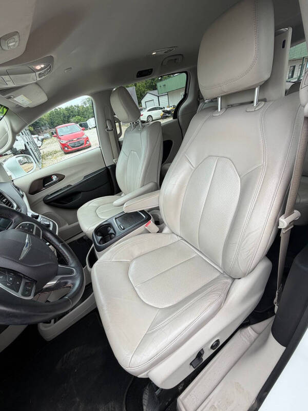 2017 Chrysler Pacifica Touring-L Plus