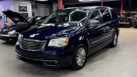 2014 Chrysler Town and Country 30th Anniversary