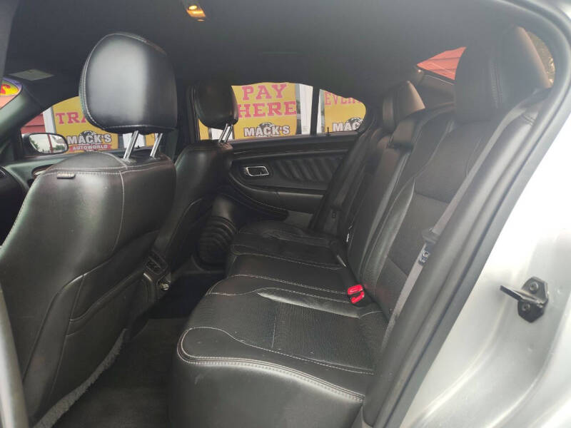 2015 Ford Taurus Limited