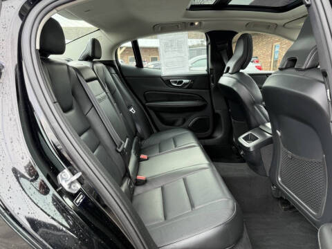 2020 Volvo S60 T5 Momentum