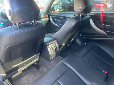 2017 BMW 3 Series 320i