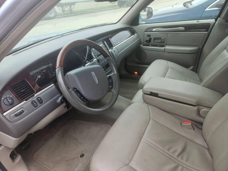 2007 Lincoln Town Car Signature Limited