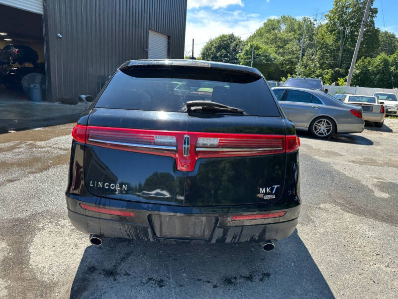 2017 Lincoln MKT Town Car Livery Fleet